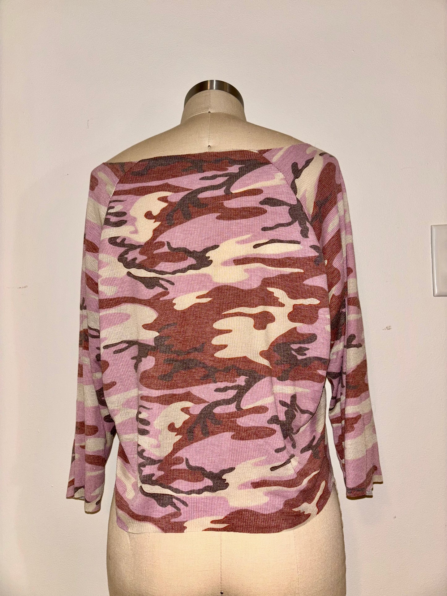 Camo Raw Hem Raglan Top L